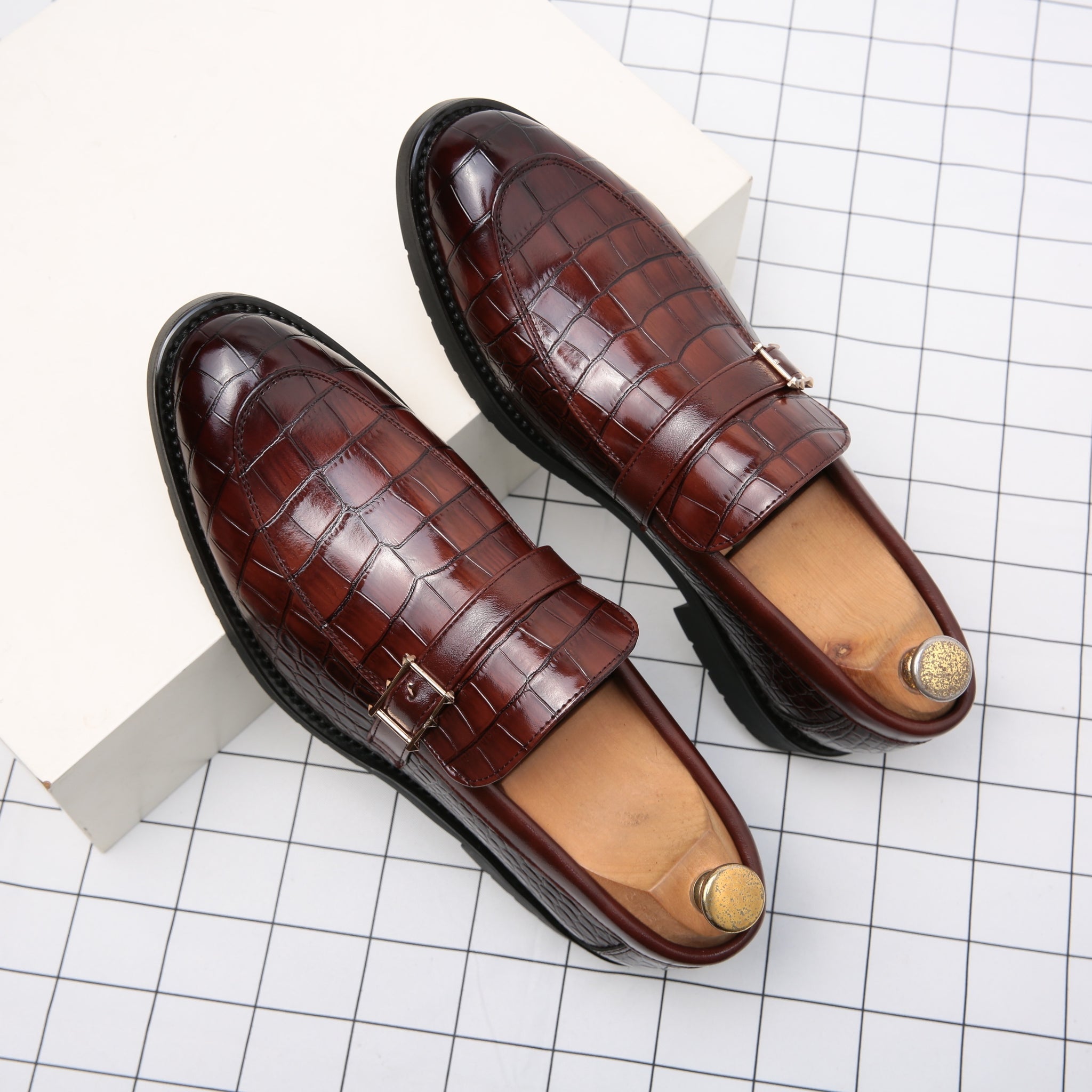 Mocassins Homme Cuir Marron Foncé Effet Crocodile - Taille 44 - Neufs Dans Leur Boîte